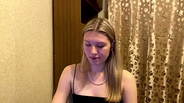 SkyeDavis's cam snapshot