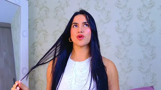 Bella_Fior's cam snapshot