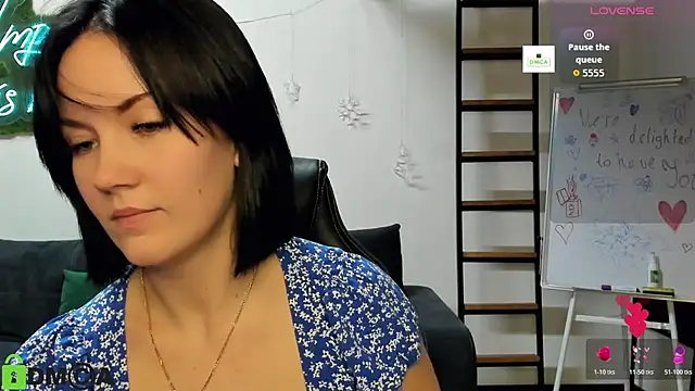 hot_mia_x's cam snapshot