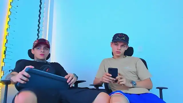 HOT_boy2025's cam snapshot