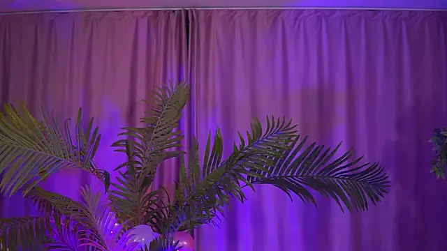 ZenyaNoir's cam snapshot