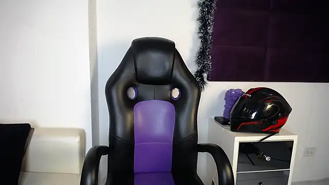 LoganFoster_'s cam snapshot