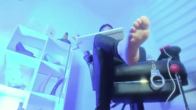 charlotte_joliedart's cam snapshot