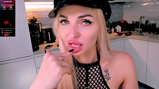 Lola_Bombita's cam snapshot