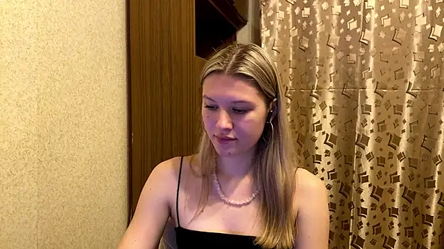 SkyeDavis's cam snapshot