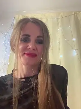 LucieMack's cam snapshot