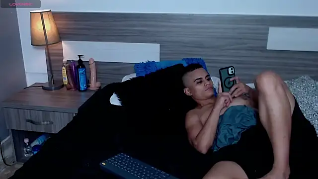 Liiamthompson's cam snapshot