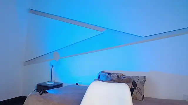 hot_little_bunny's cam snapshot