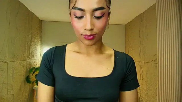 katty_berry_r's cam snapshot