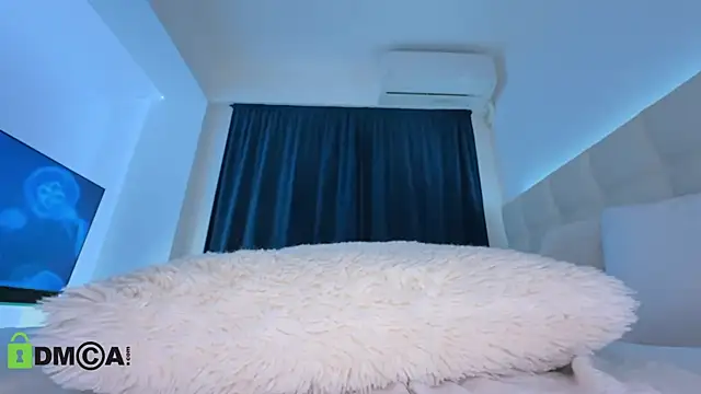 ScarlettAndTom's cam snapshot