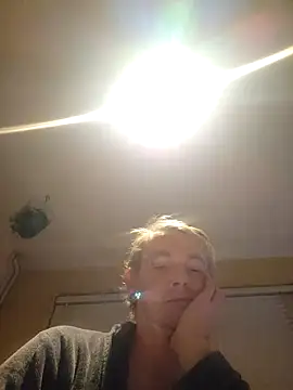 piercingpik's cam snapshot