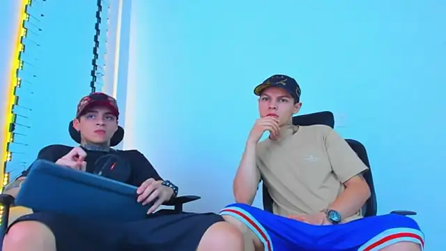 HOT_boy2025's cam snapshot