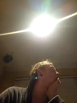 piercingpik's cam snapshot