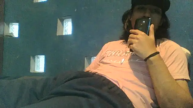 AlexAlejandro13's cam snapshot