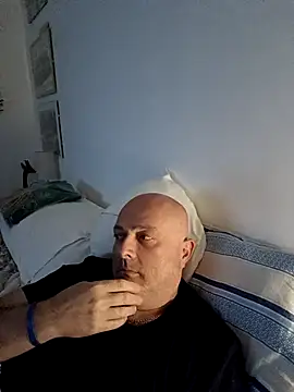 Alexis_Bull's cam snapshot