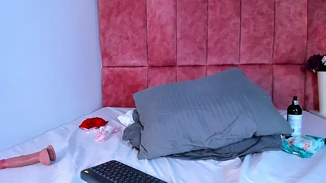 kittyy_milk_001's cam snapshot