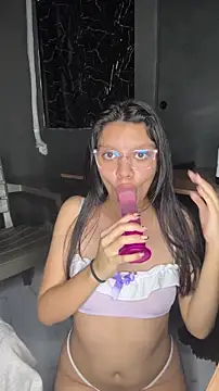 mila_mils18's cam snapshot