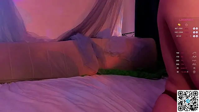 GildedKitten's cam snapshot