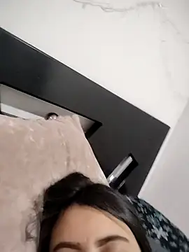 mialorents's cam snapshot