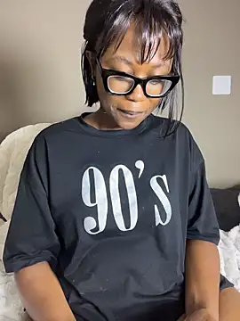 Moonzy77 live sex cam