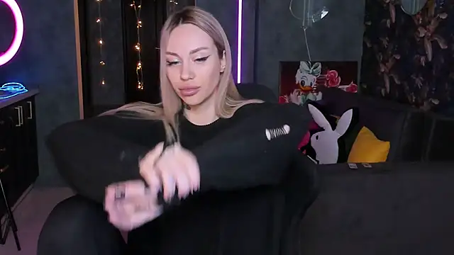 Blckmirrorr's cam snapshot