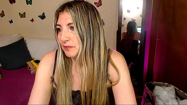 Jolie-Mature's cam snapshot