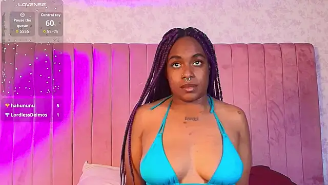 NahomiiFox's cam snapshot