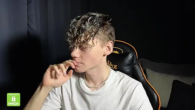 Keytaro live sex cam