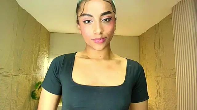 katty_berry_r's cam snapshot