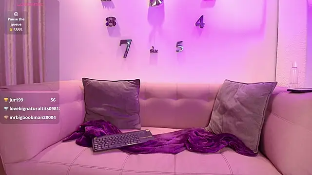 KamyGlam's cam snapshot