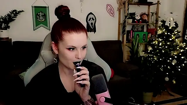 Della_Ideal's cam snapshot