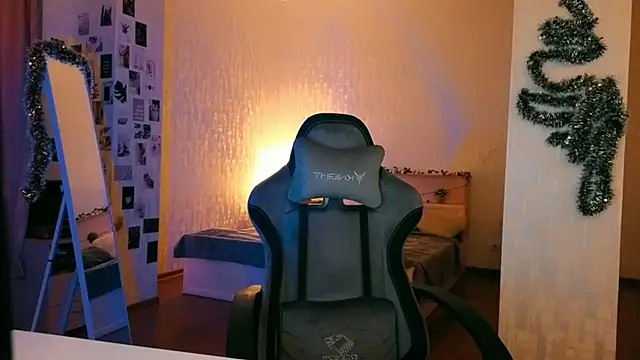 yourrdanceteacher's cam snapshot