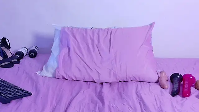 cutepetitee's cam snapshot