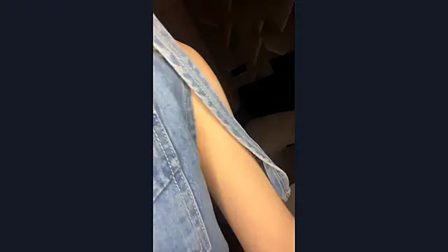 FoxLina's cam snapshot