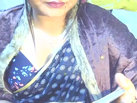 Nusrat_Faria07's cam snapshot