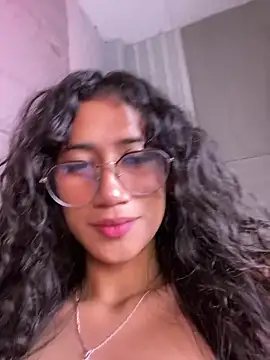 KaitlynLoveCam live sex cam