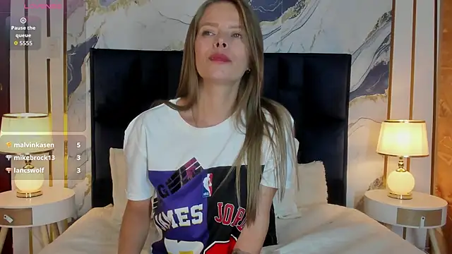 Laurablue's cam snapshot