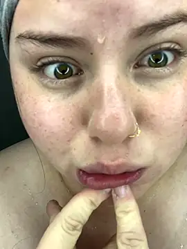 Kitty_Bms_'s cam snapshot