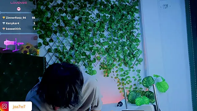 Levii_Ackermann live sex cam