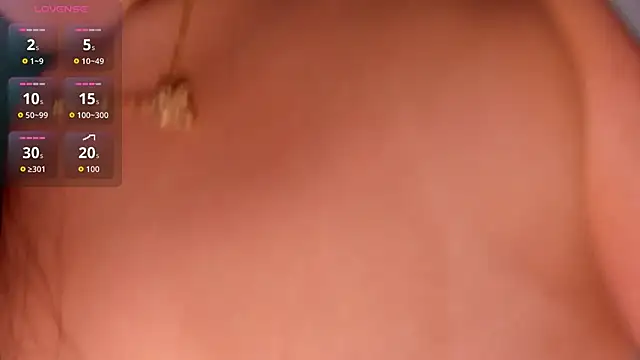 EmilyJohnsonX1's cam snapshot