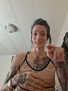 MaitressePomme3 live sex cam