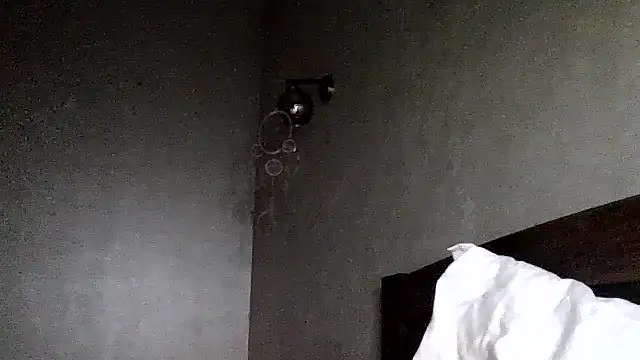 JulianaGold1's cam snapshot