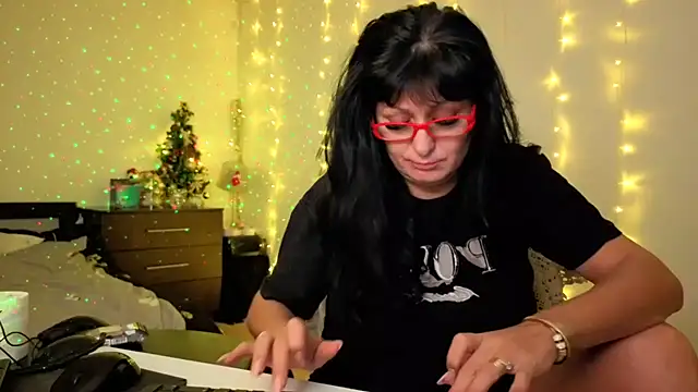 SexyAndBadGirl's cam snapshot