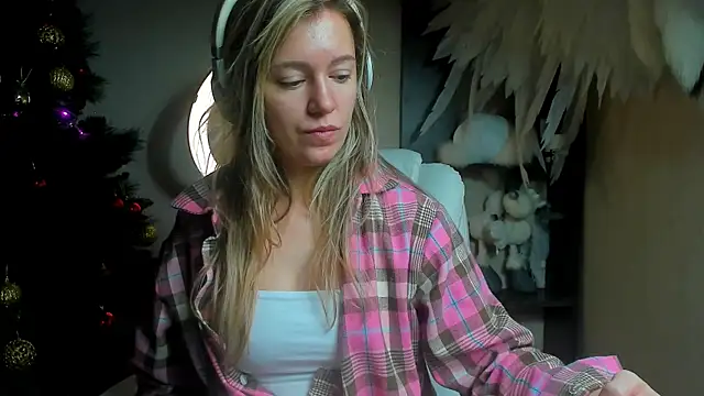 foxy_blond's cam snapshot