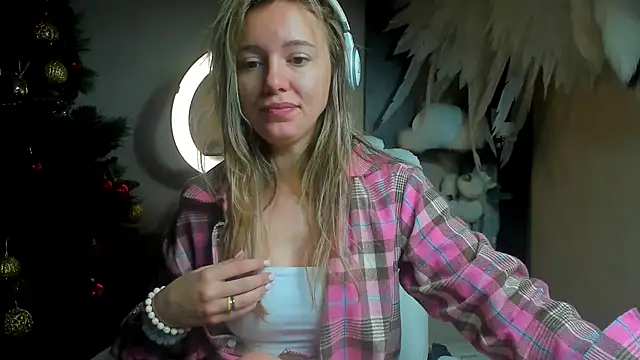 foxy_blond's cam snapshot