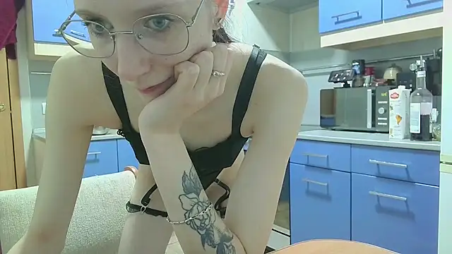 Lucy_Divine's cam snapshot