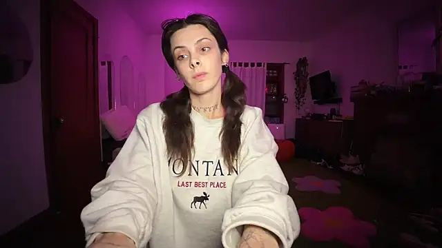 GennaJames live sex cam