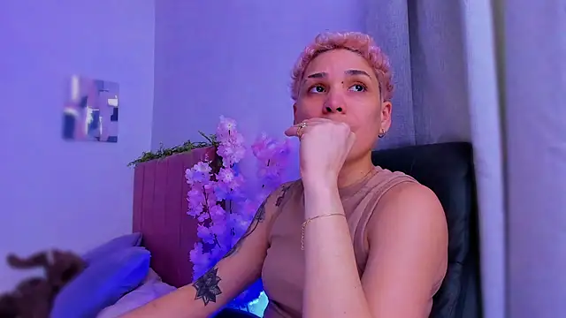 Charlee_pink's cam snapshot