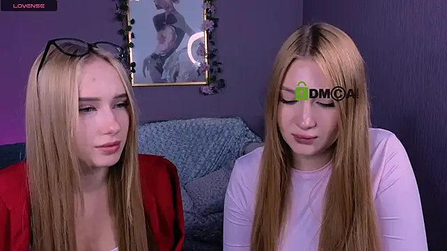 playful_sophie's cam snapshot