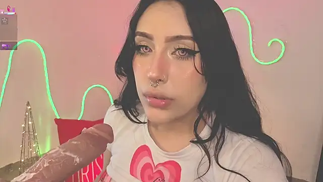 ashlynnlowe_'s cam snapshot